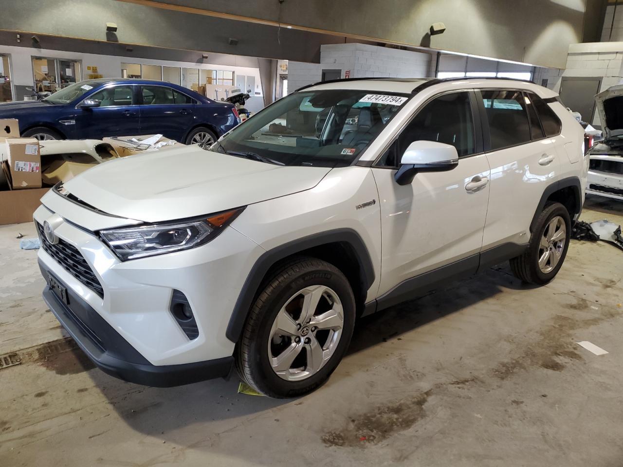 2021 TOYOTA RAV4 XLE P car image