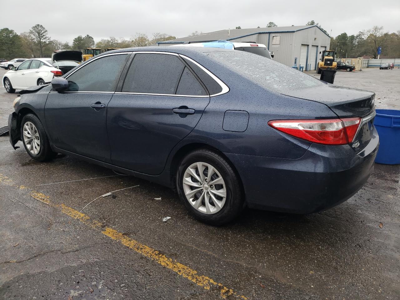 2015 TOYOTA CAMRY LE - Фото 2