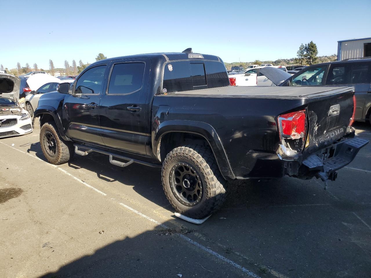 2017 TOYOTA TACOMA DOU - Фото 2