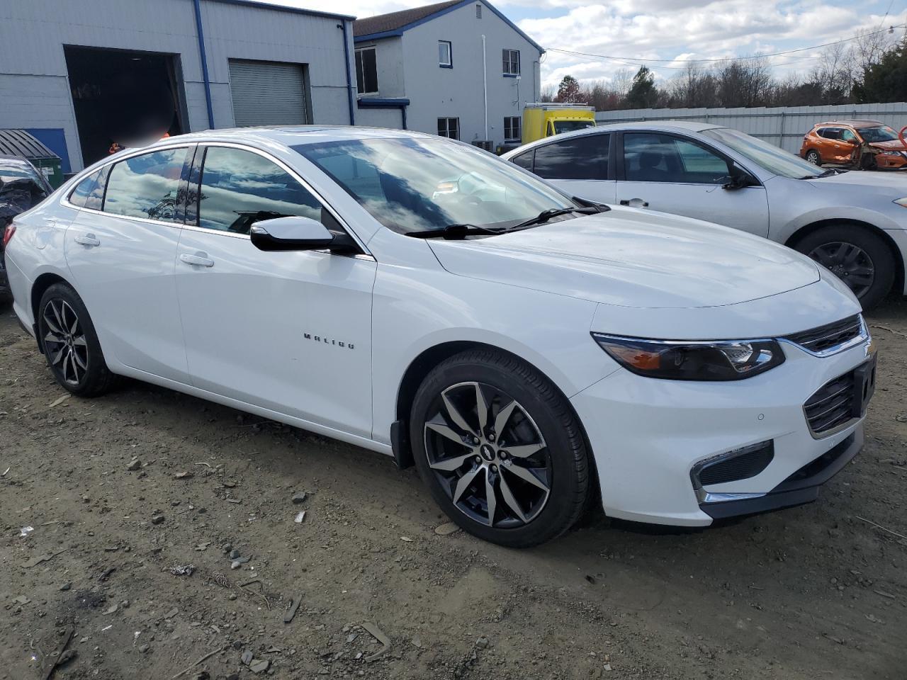 2017 CHEVROLET MALIBU LT - Image 4