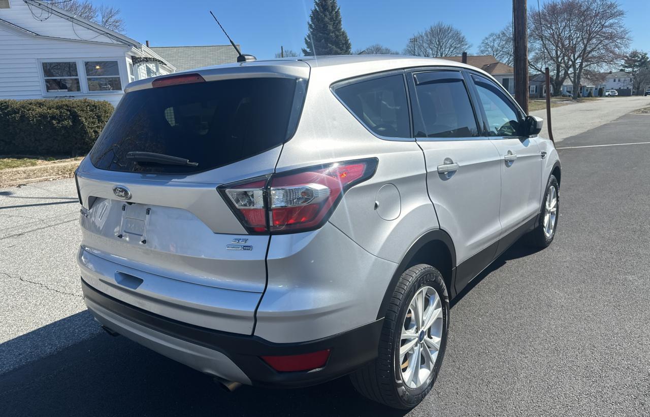 2017 FORD ESCAPE SE - Image 4