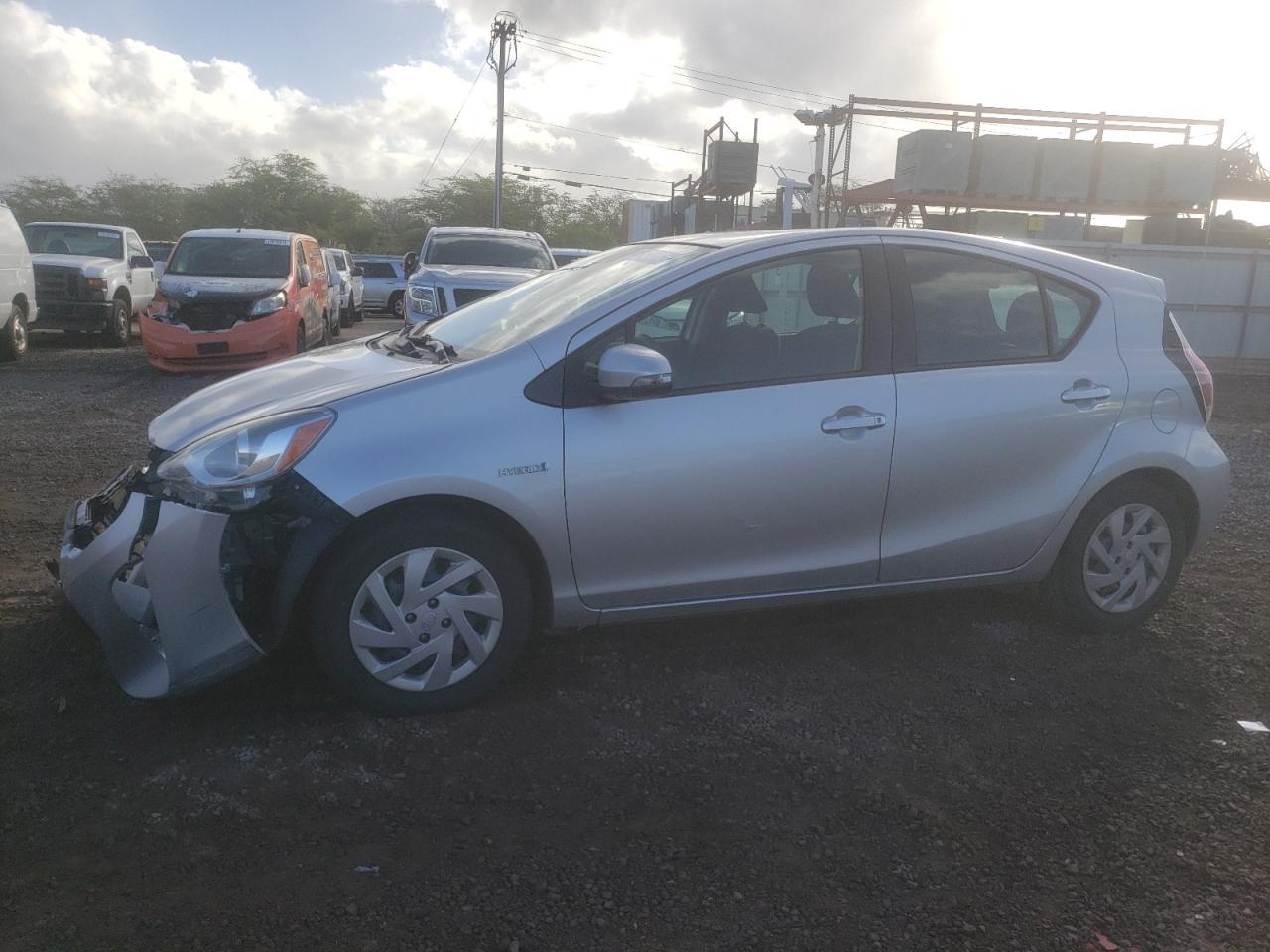 2015 TOYOTA PRIUS C car image