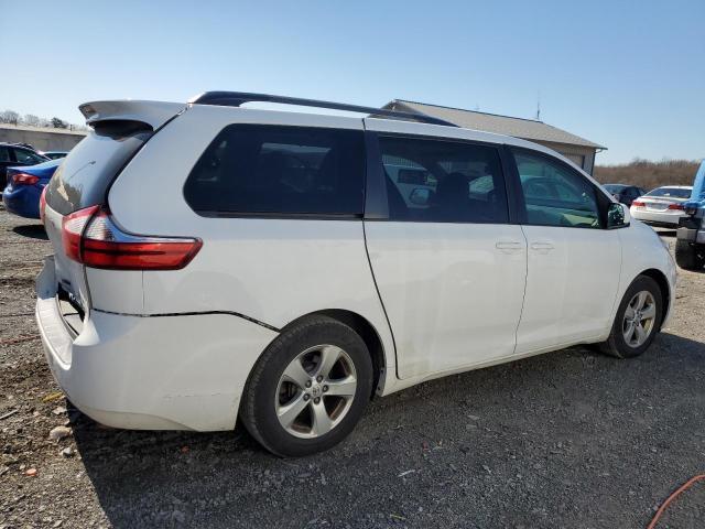 2015 Toyota Sienna Le - Image 3