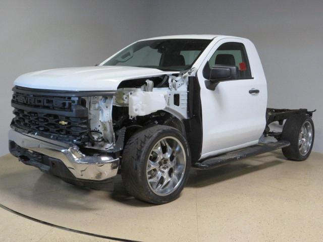 2023 Chevrolet Silverado C1500 - Фото 2