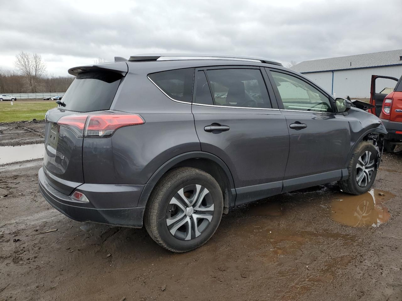 2018 TOYOTA RAV4 LE - Image 3