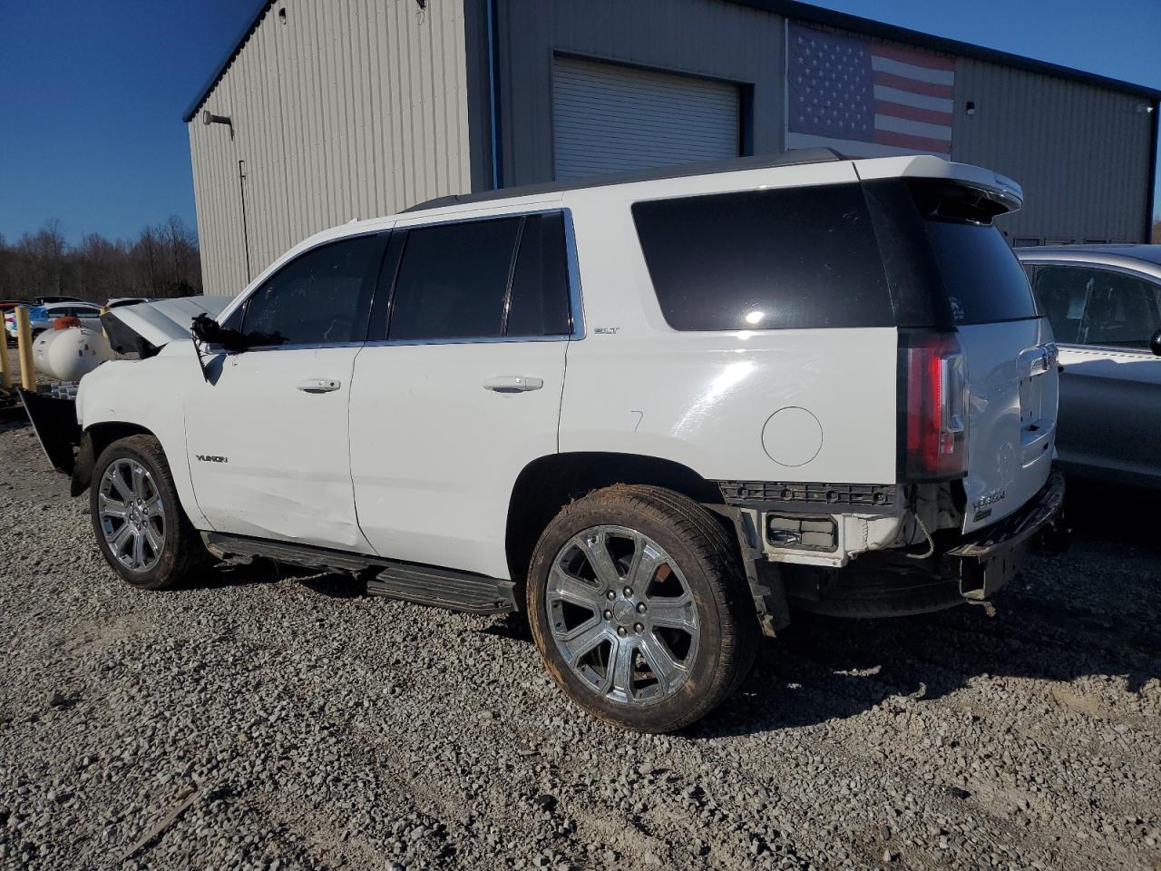 2016 GMC YUKON SLT - Фото 2