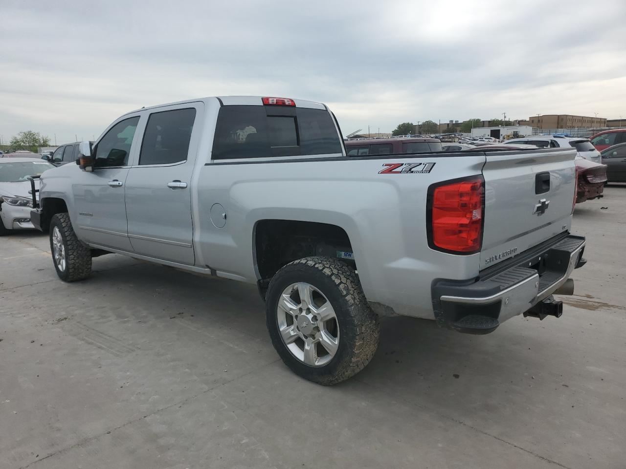 2019 CHEVROLET SILVERADO - Фото 2