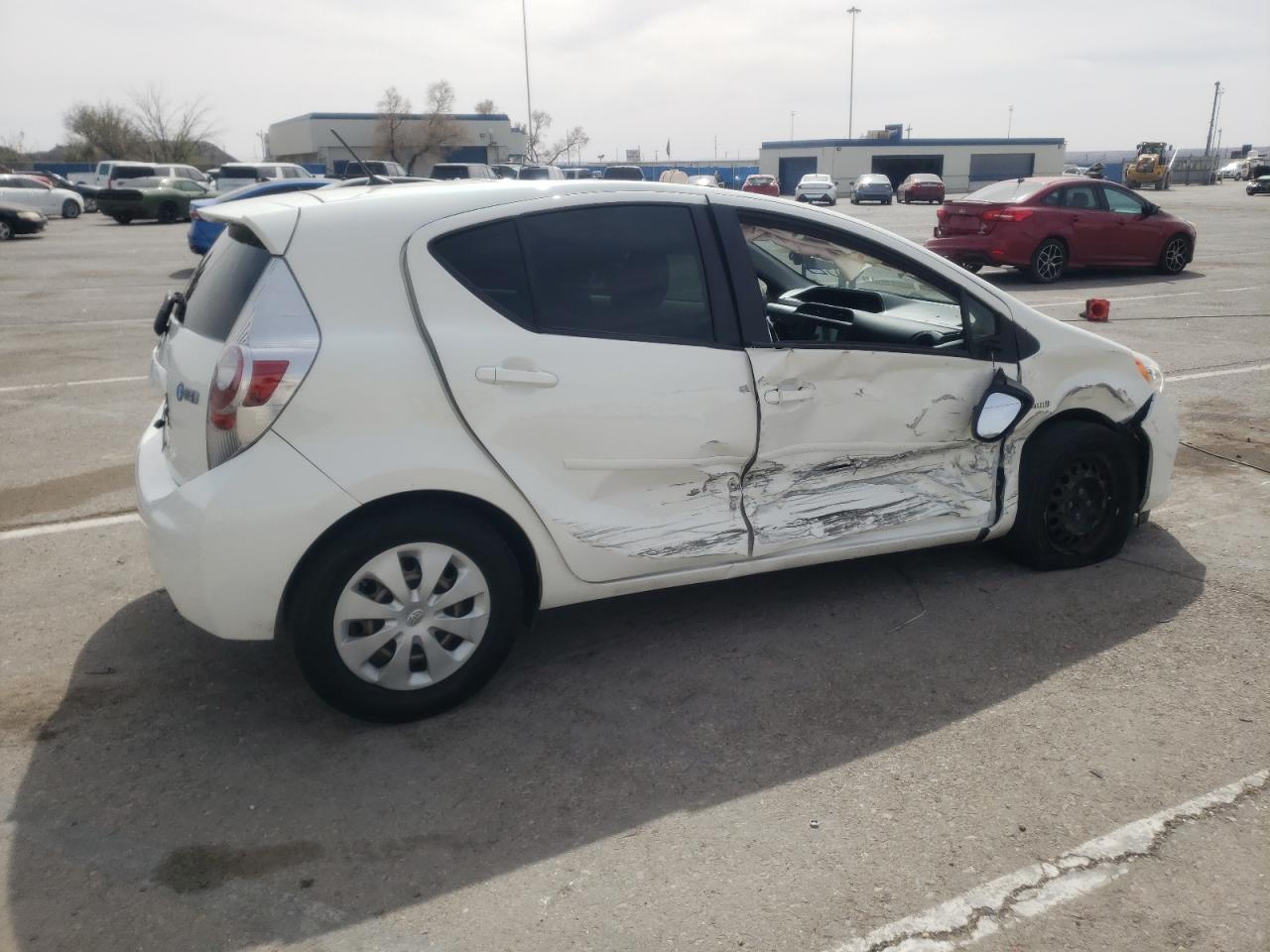 2013 TOYOTA PRIUS C - Фото 3