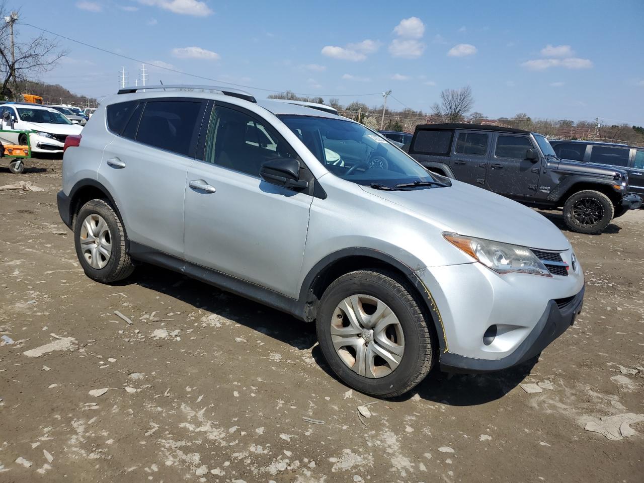 2015 TOYOTA RAV4 LE - Image 4