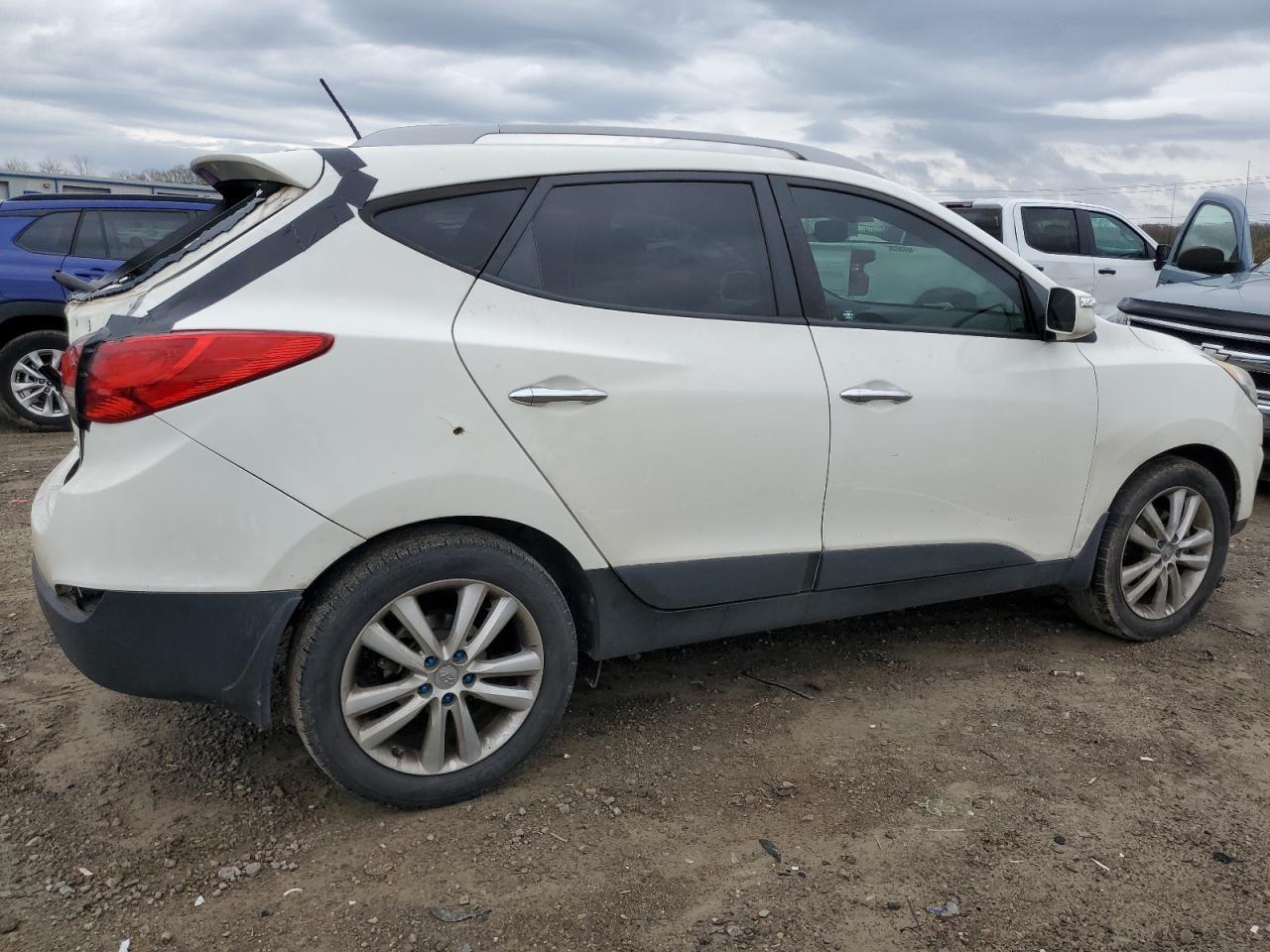 2012 HYUNDAI TUCSON GLS - Image 3