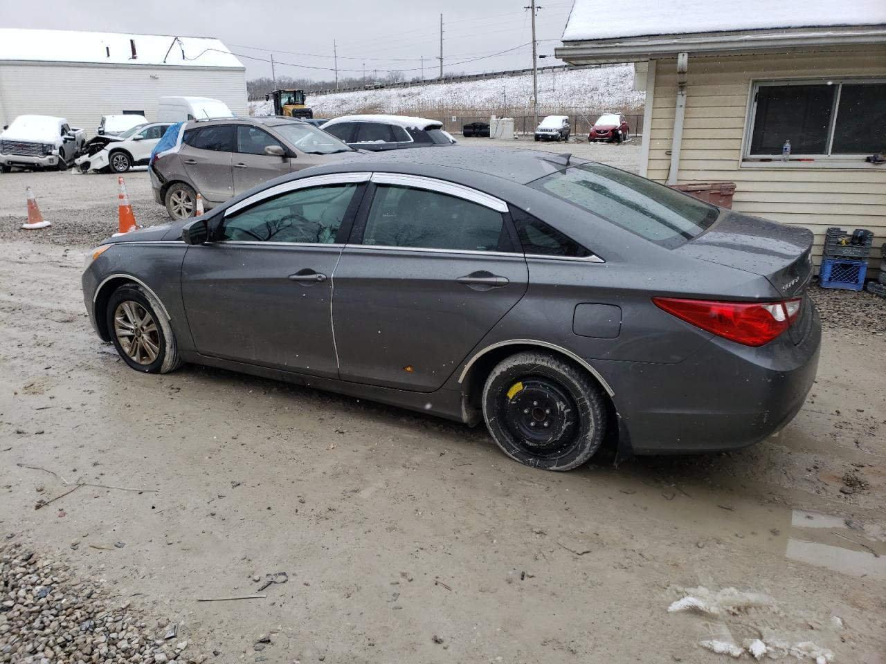 2013 HYUNDAI SONATA GLS - Image 2