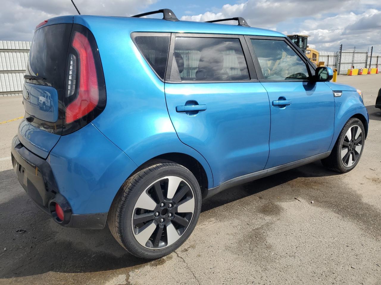 2016 KIA SOUL + - Image 3