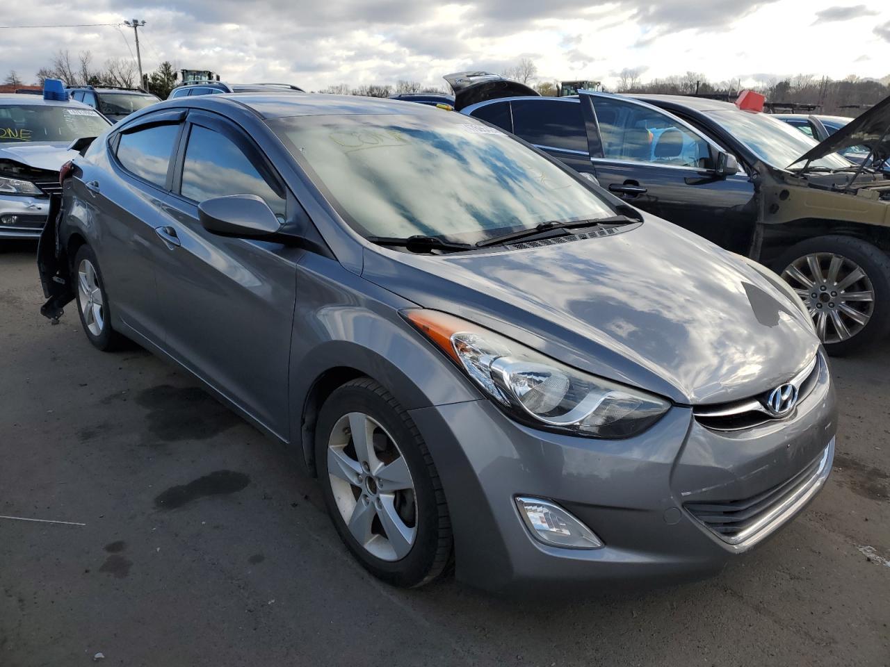 2013 HYUNDAI ELANTRA GL - Image 4