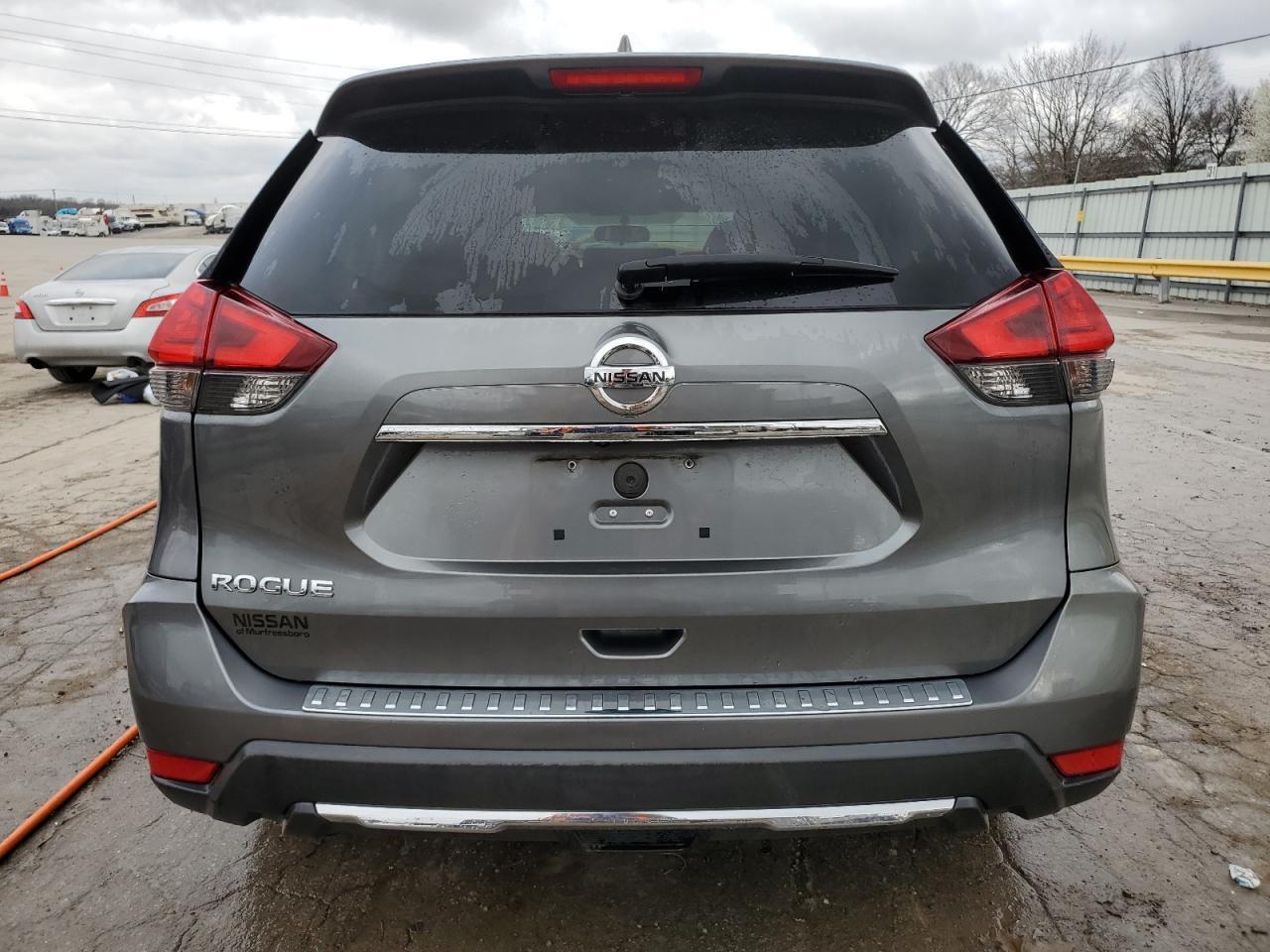2017 NISSAN ROGUE SV - Image 6