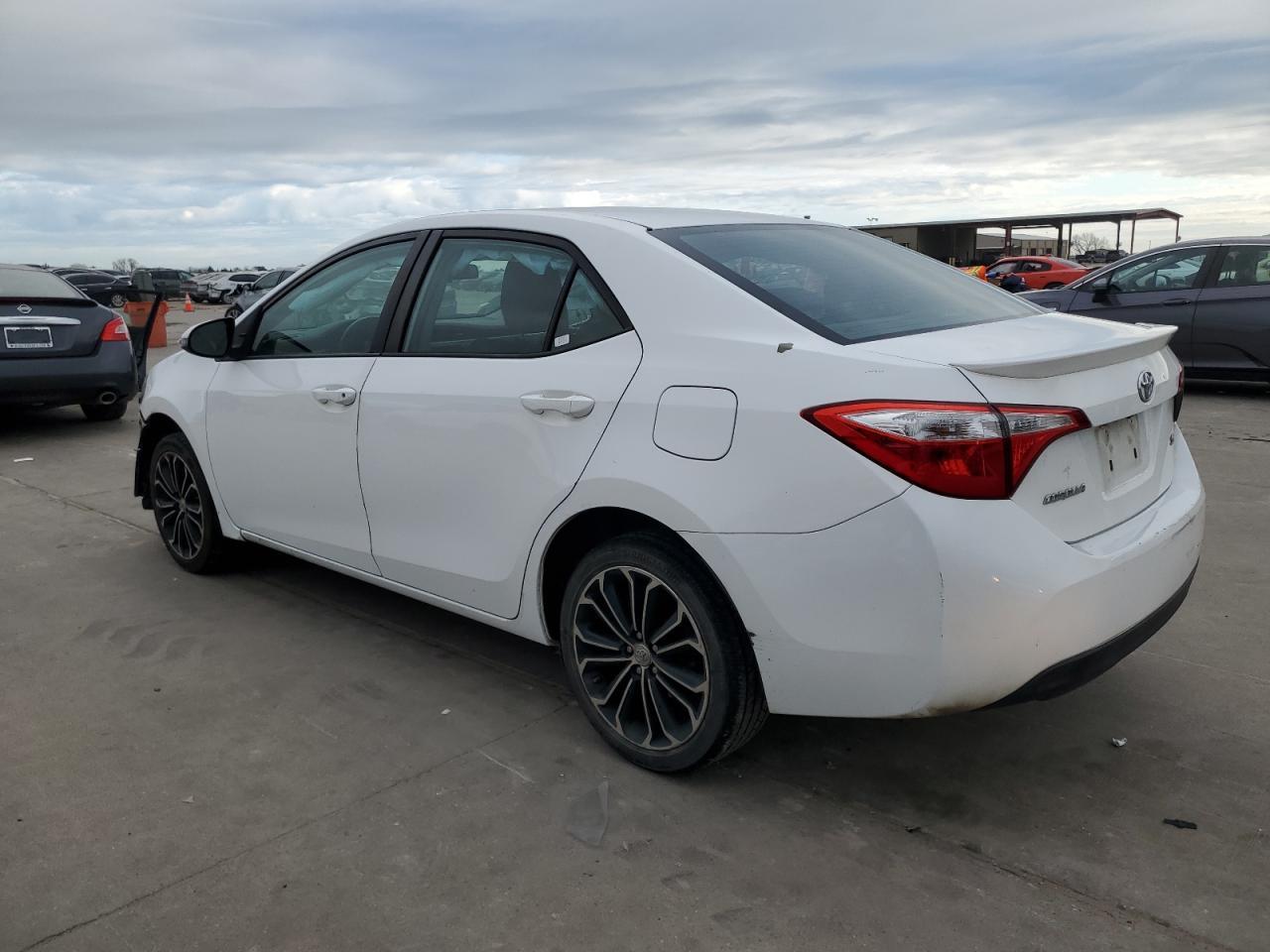 2015 TOYOTA COROLLA L - Image 2