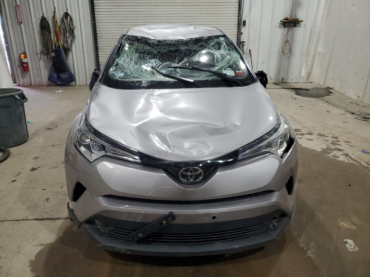 2018 TOYOTA C-HR XLE - Фото 5