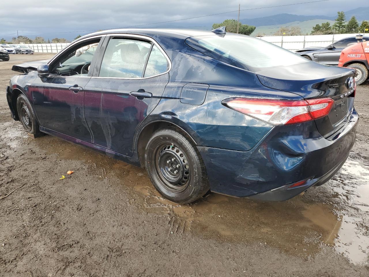 2020 TOYOTA CAMRY LE - Фото 2