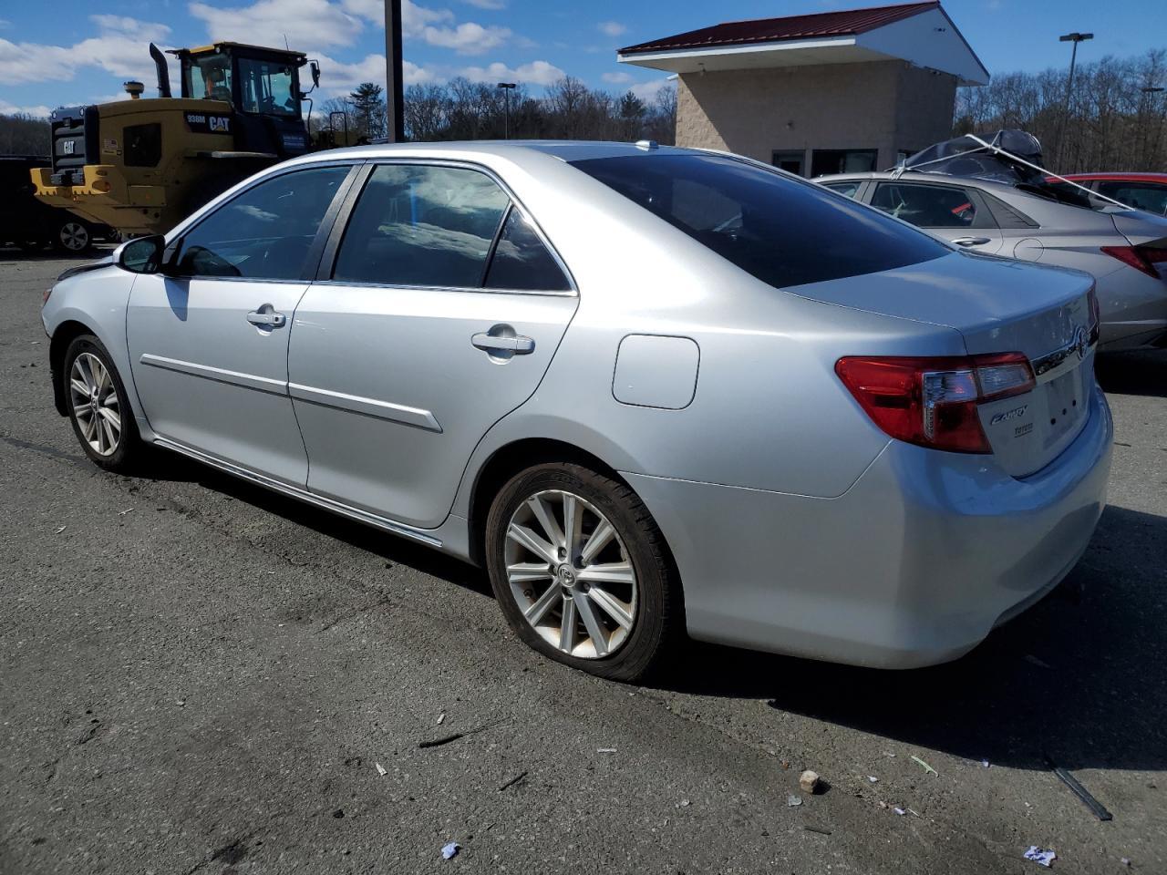 2014 TOYOTA CAMRY L - Image 2