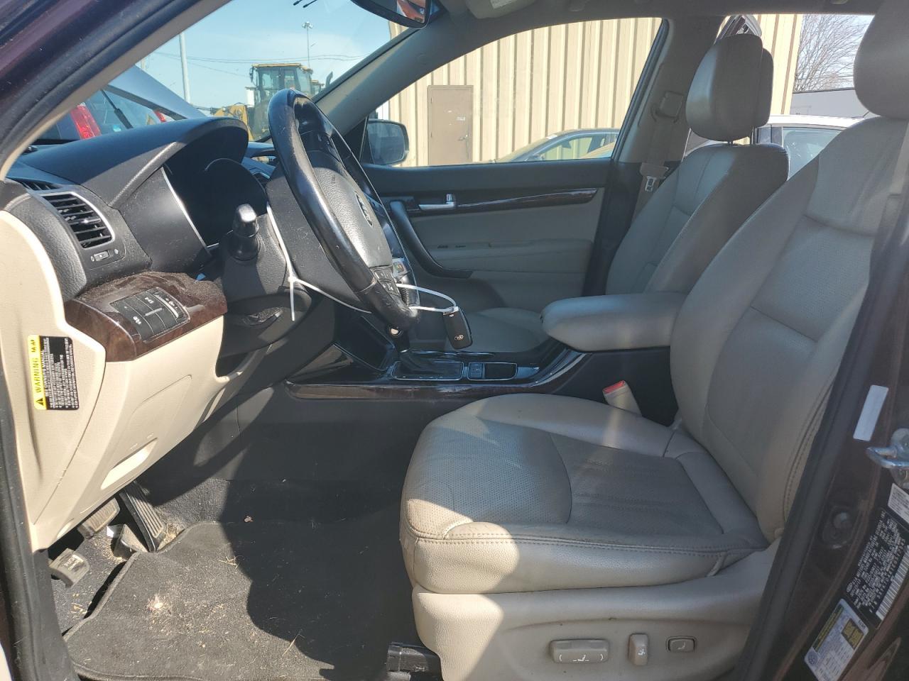 2014 KIA SORENTO LX - Image 7