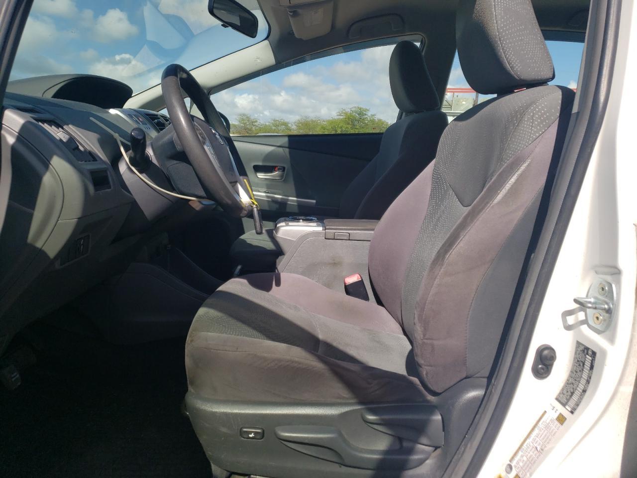 2013 TOYOTA PRIUS V - Фото 7