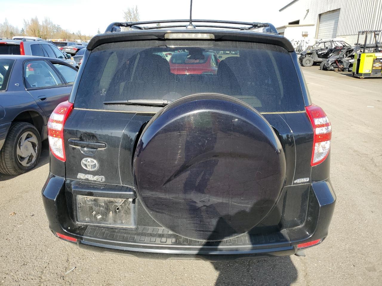 2011 TOYOTA RAV4 - Фото 6