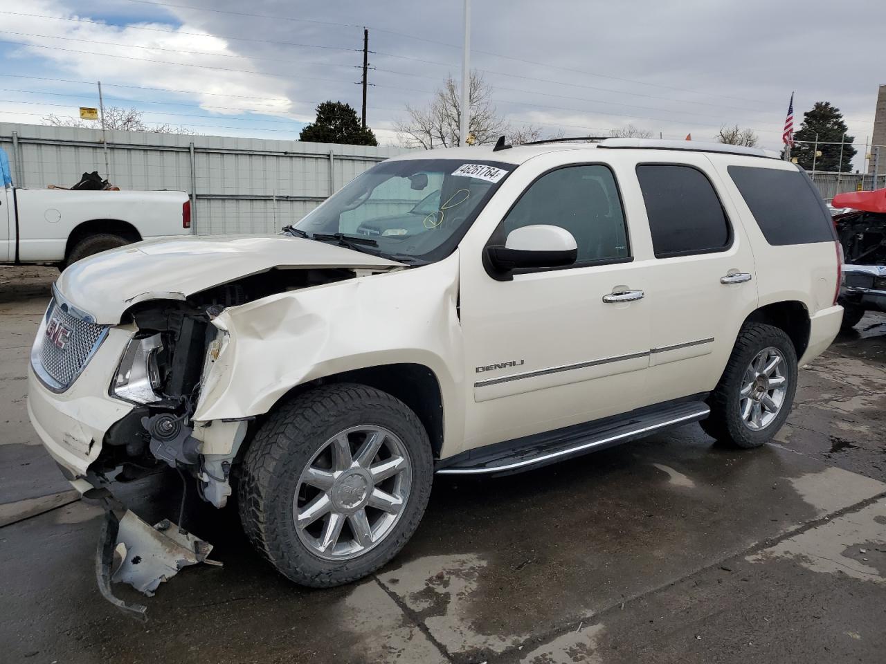 2013 GMC YUKON DENA car image