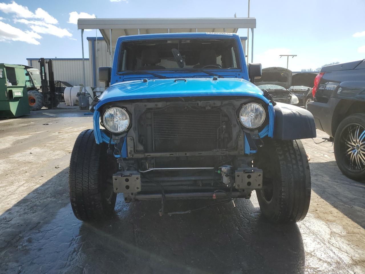 2015 JEEP WRANGLER U - Image 5