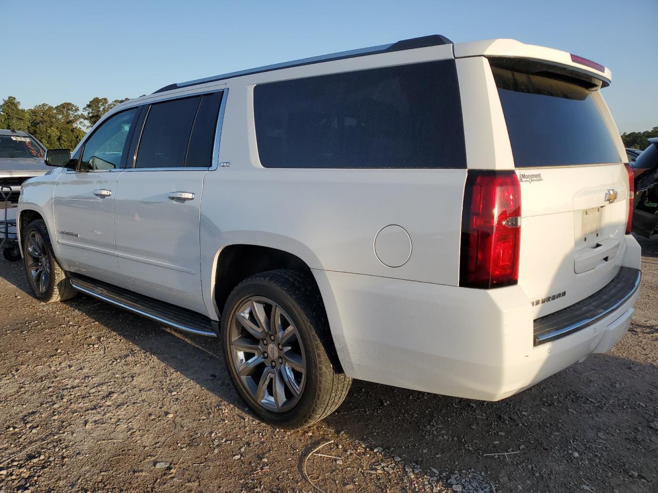 2016 CHEVROLET SUBURBAN C - Image 2