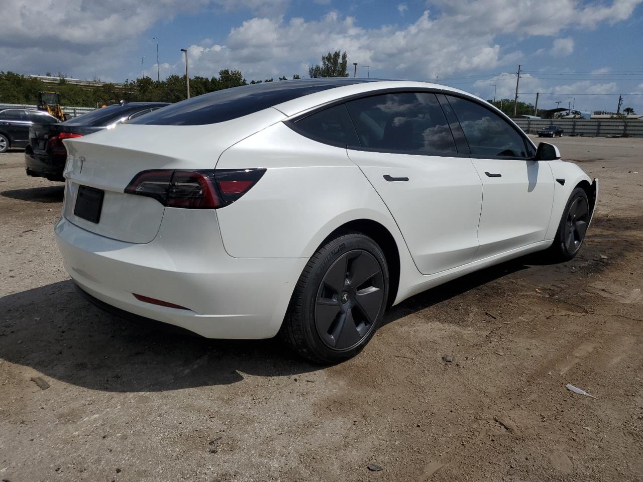 2023 TESLA MODEL 3 - Фото 3