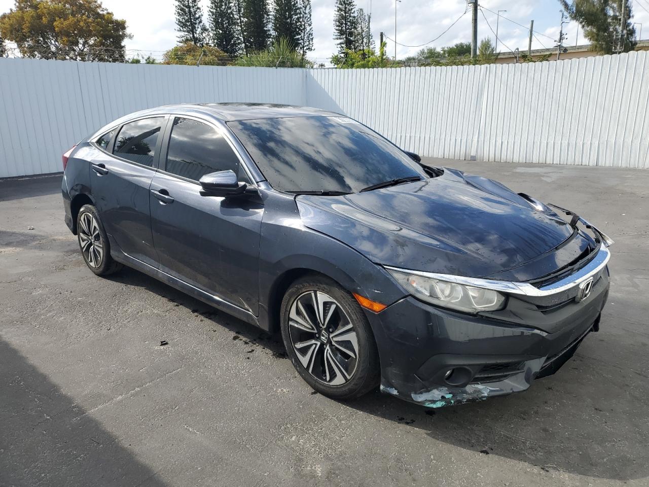 2018 HONDA CIVIC EXL - Image 4