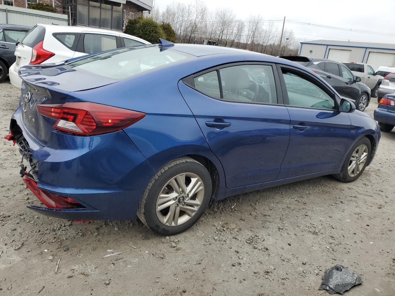 2019 HYUNDAI ELANTRA SE - Фото 3