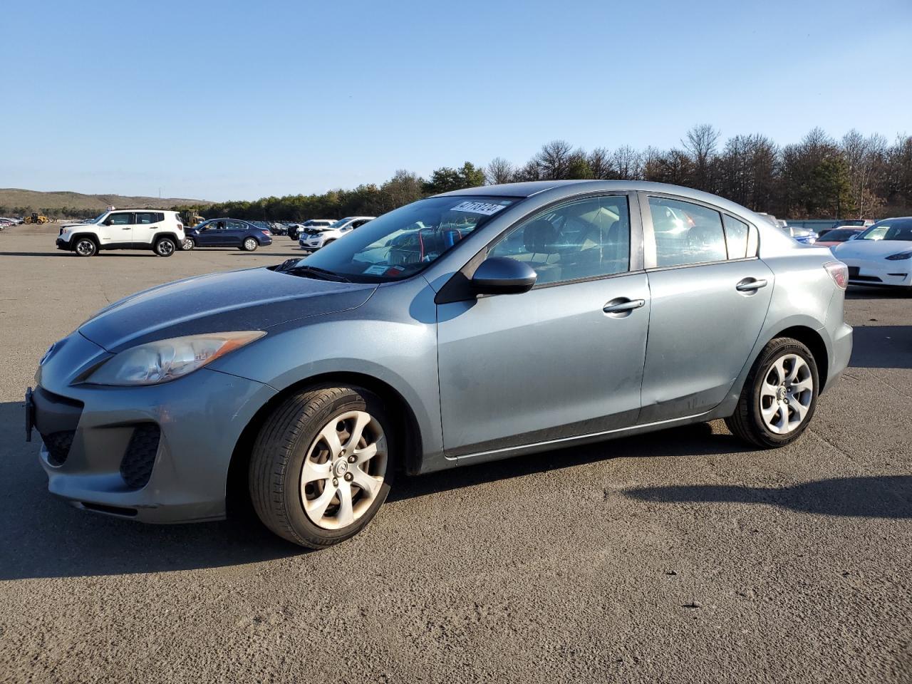 2013 MAZDA 3 I