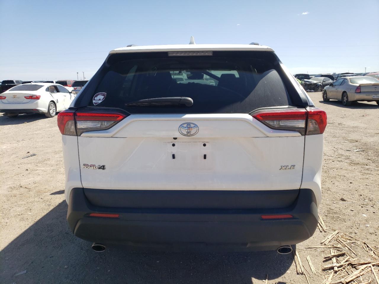 2022 TOYOTA RAV4 XLE - Фото 6