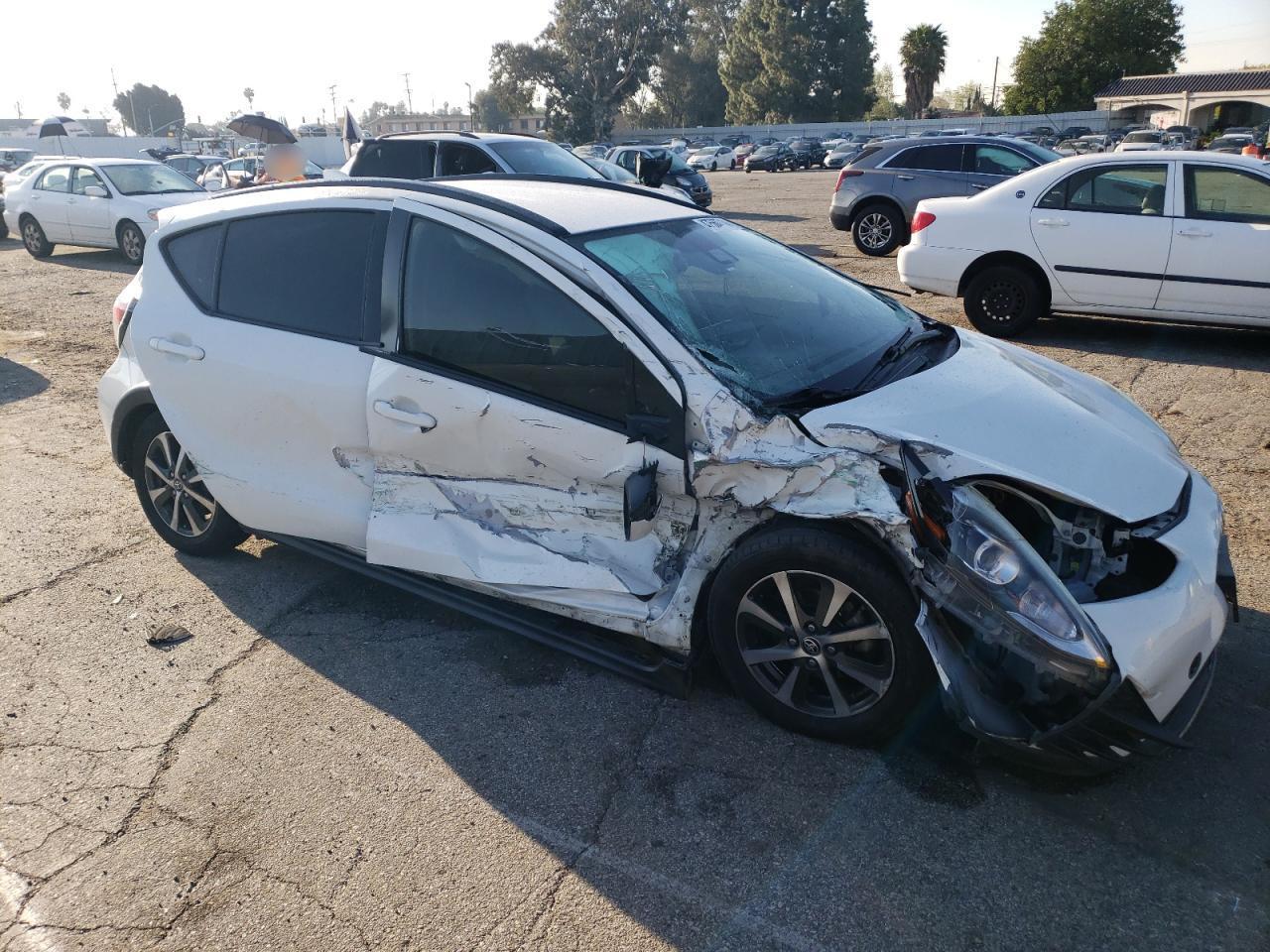 2018 TOYOTA PRIUS C - Image 4
