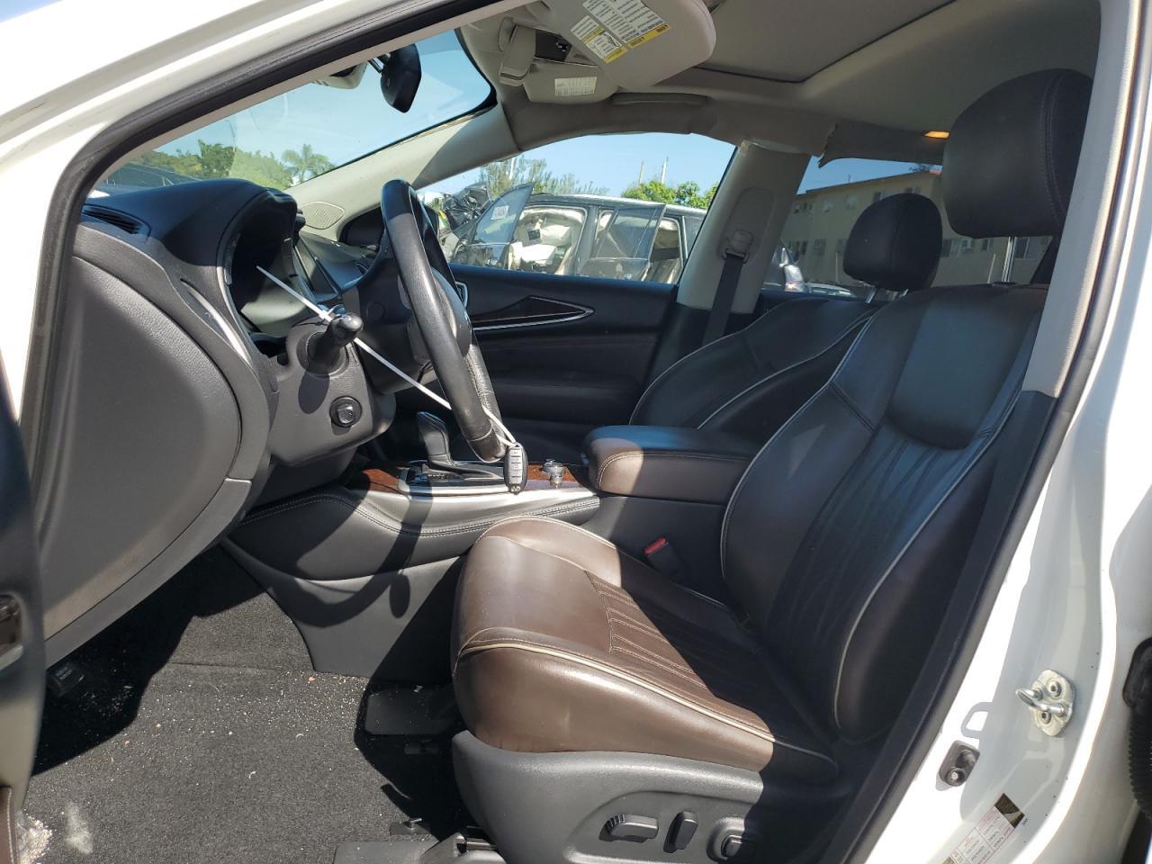 2019 INFINITI QX60 LUXE - Image 7