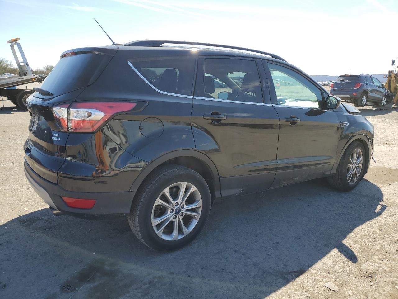 2017 FORD ESCAPE SE - Фото 3