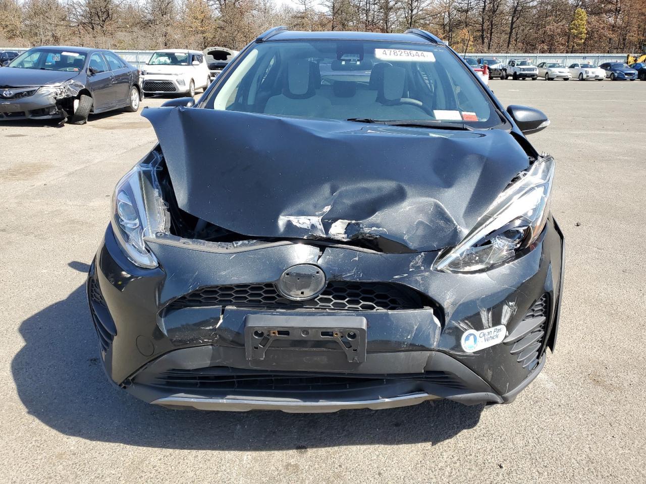 2018 TOYOTA PRIUS C - Image 5