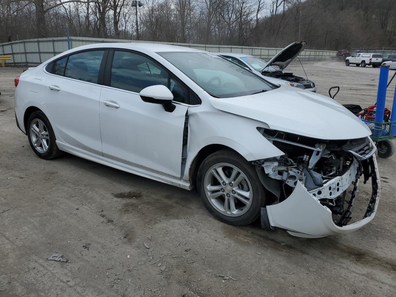 2016 CHEVROLET CRUZE LT - Image 4