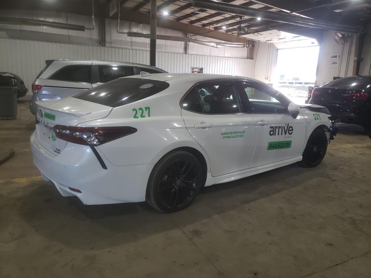 2022 TOYOTA CAMRY XSE - Фото 3