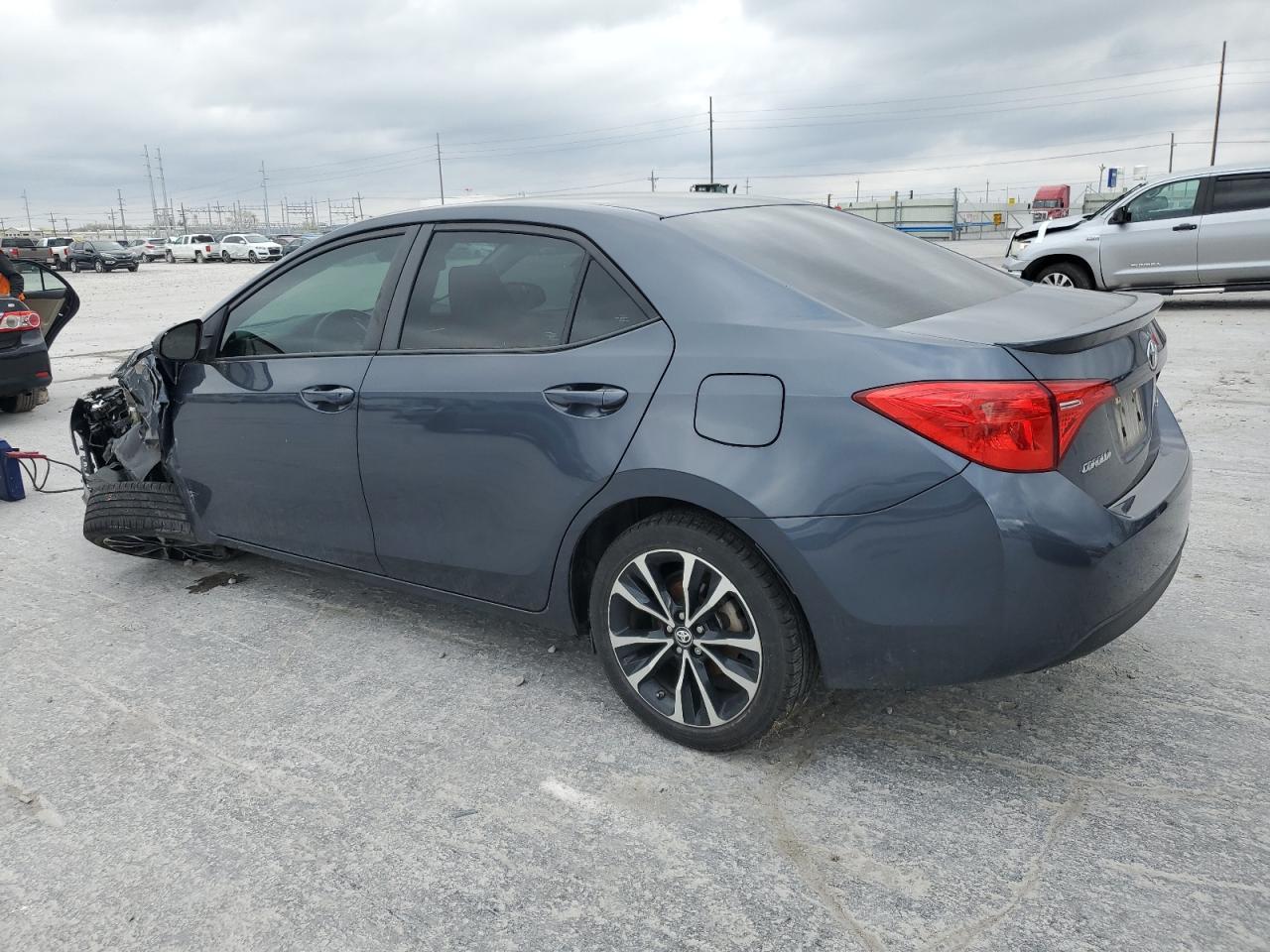 2019 TOYOTA COROLLA L - Фото 2