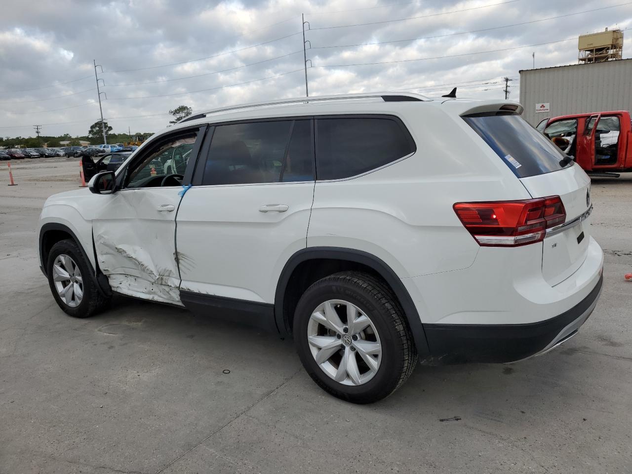 2018 VOLKSWAGEN ATLAS SE - Image 2