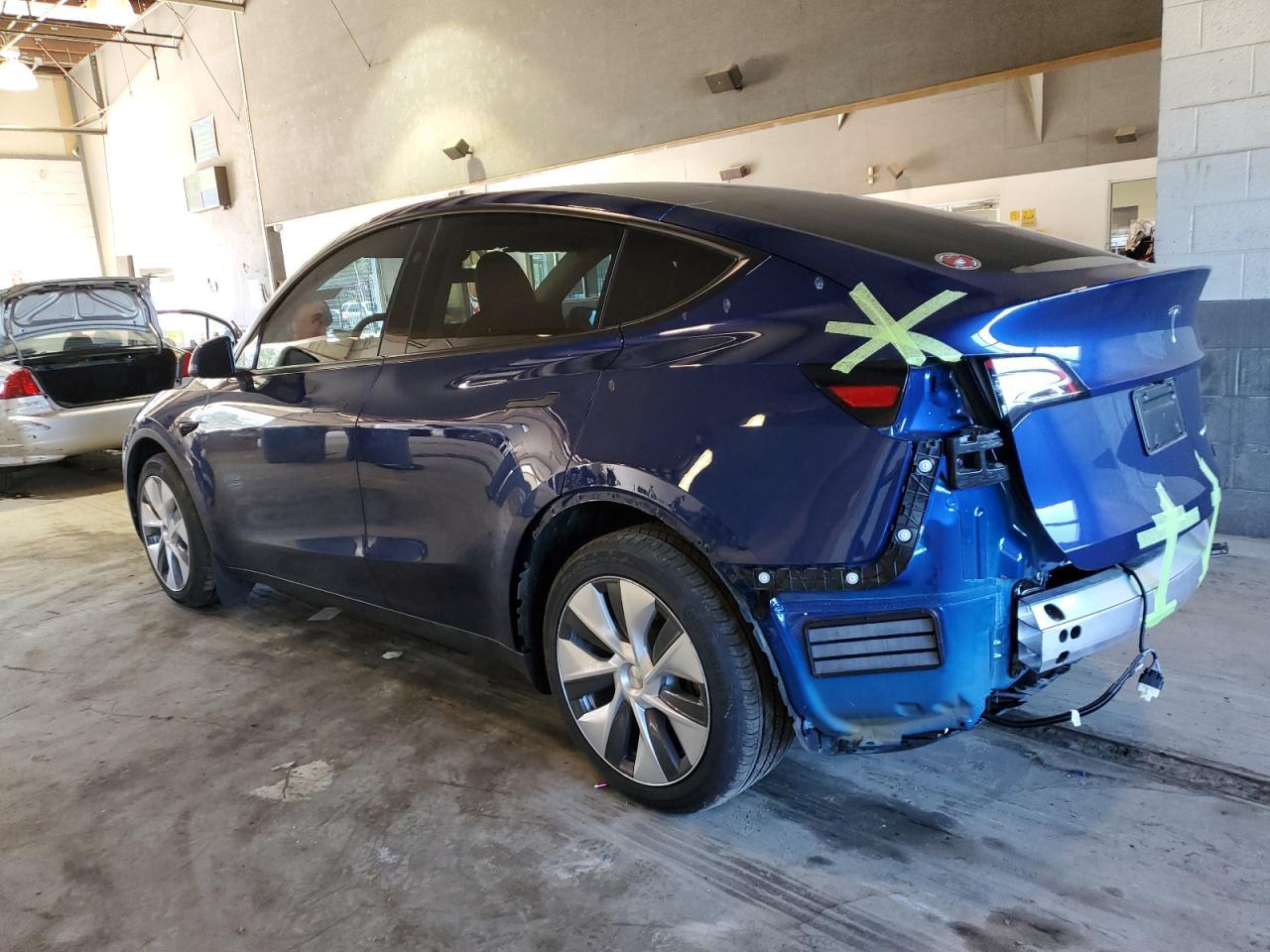 2023 TESLA MODEL Y - Image 2