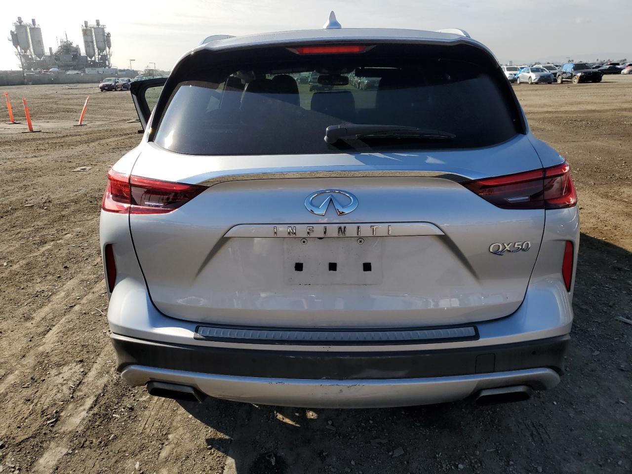 2019 INFINITI QX50 ESSEN - Image 6