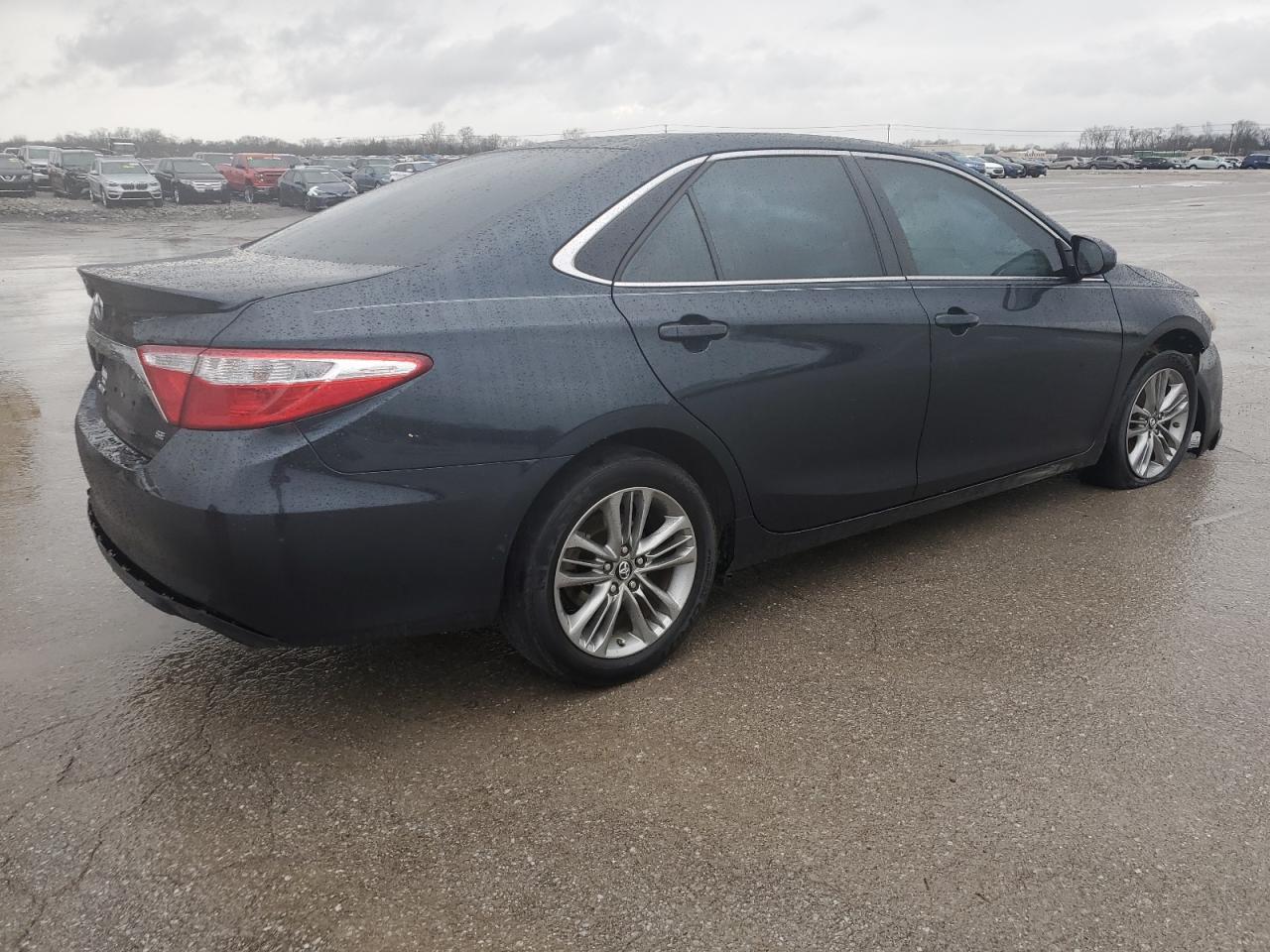 2016 TOYOTA CAMRY LE - Фото 3