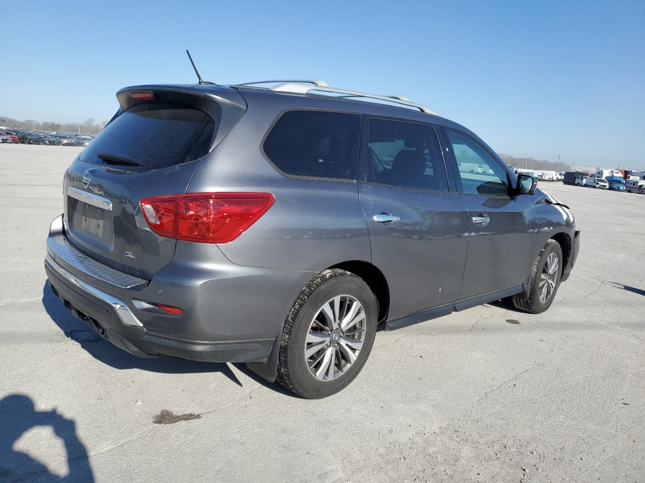 2017 NISSAN PATHFINDER - Фото 3