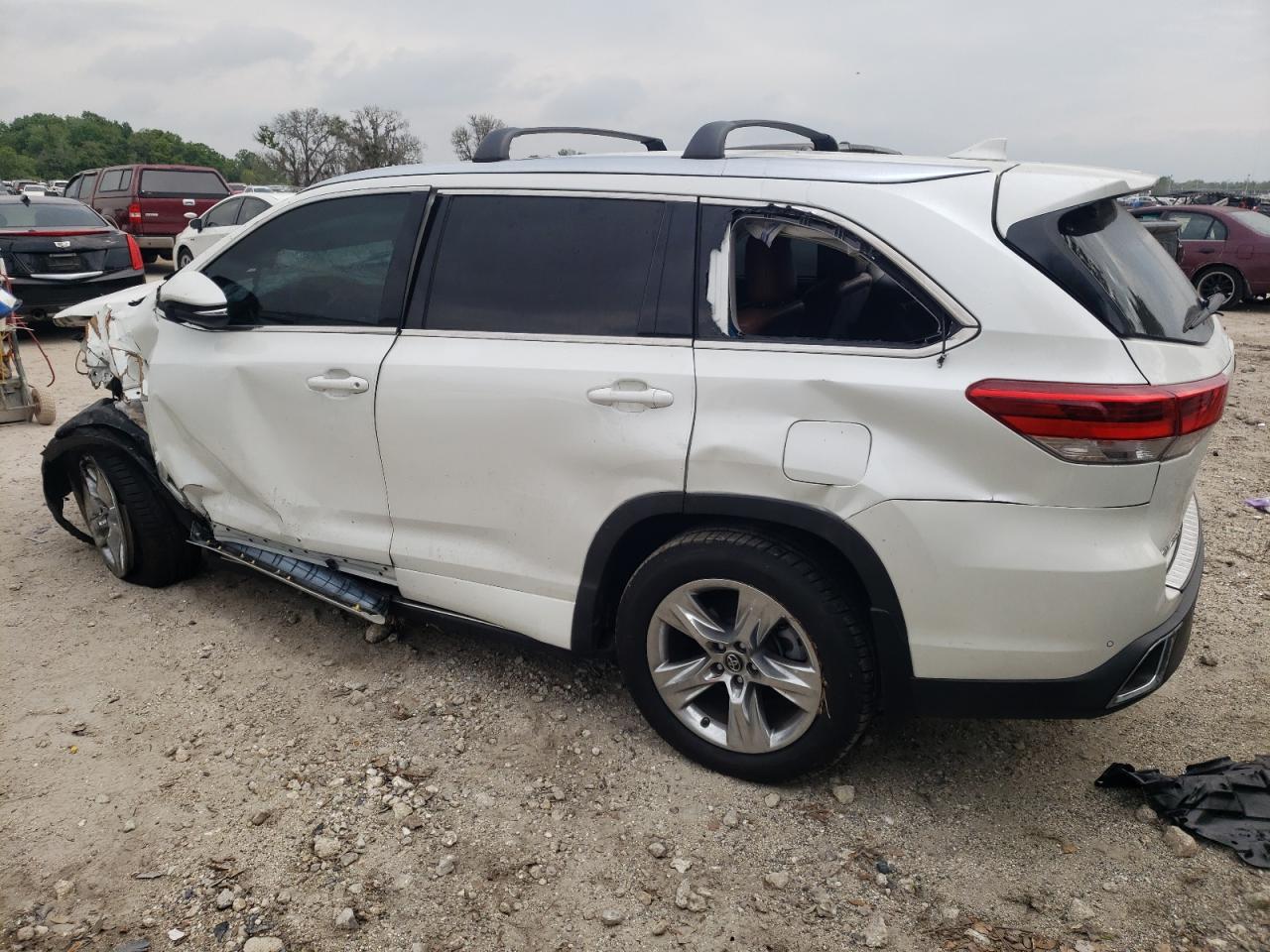2018 TOYOTA HIGHLANDER - Фото 2