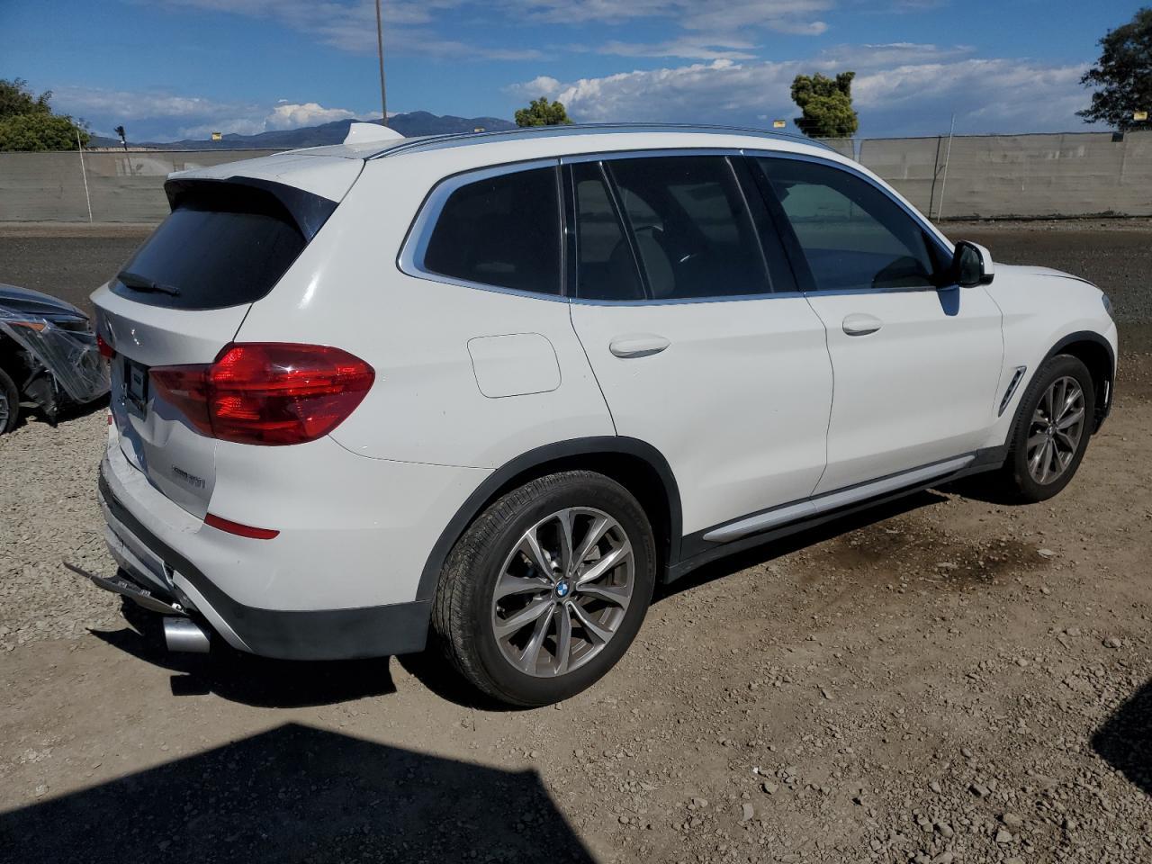 2019 BMW X3 XDRIVE3 - Image 3
