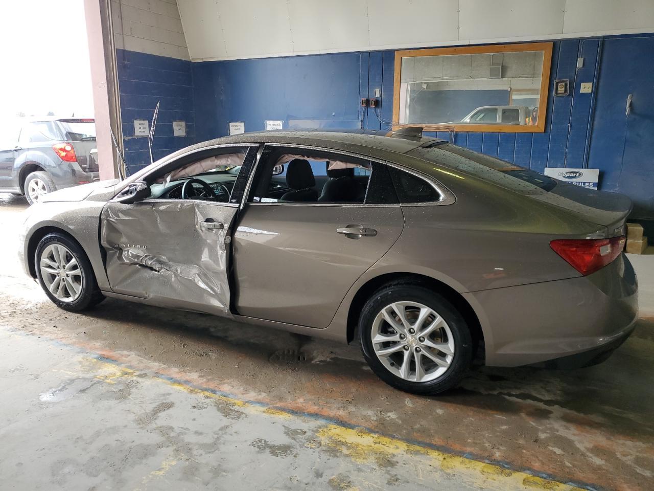 2017 CHEVROLET MALIBU LT - Фото 2