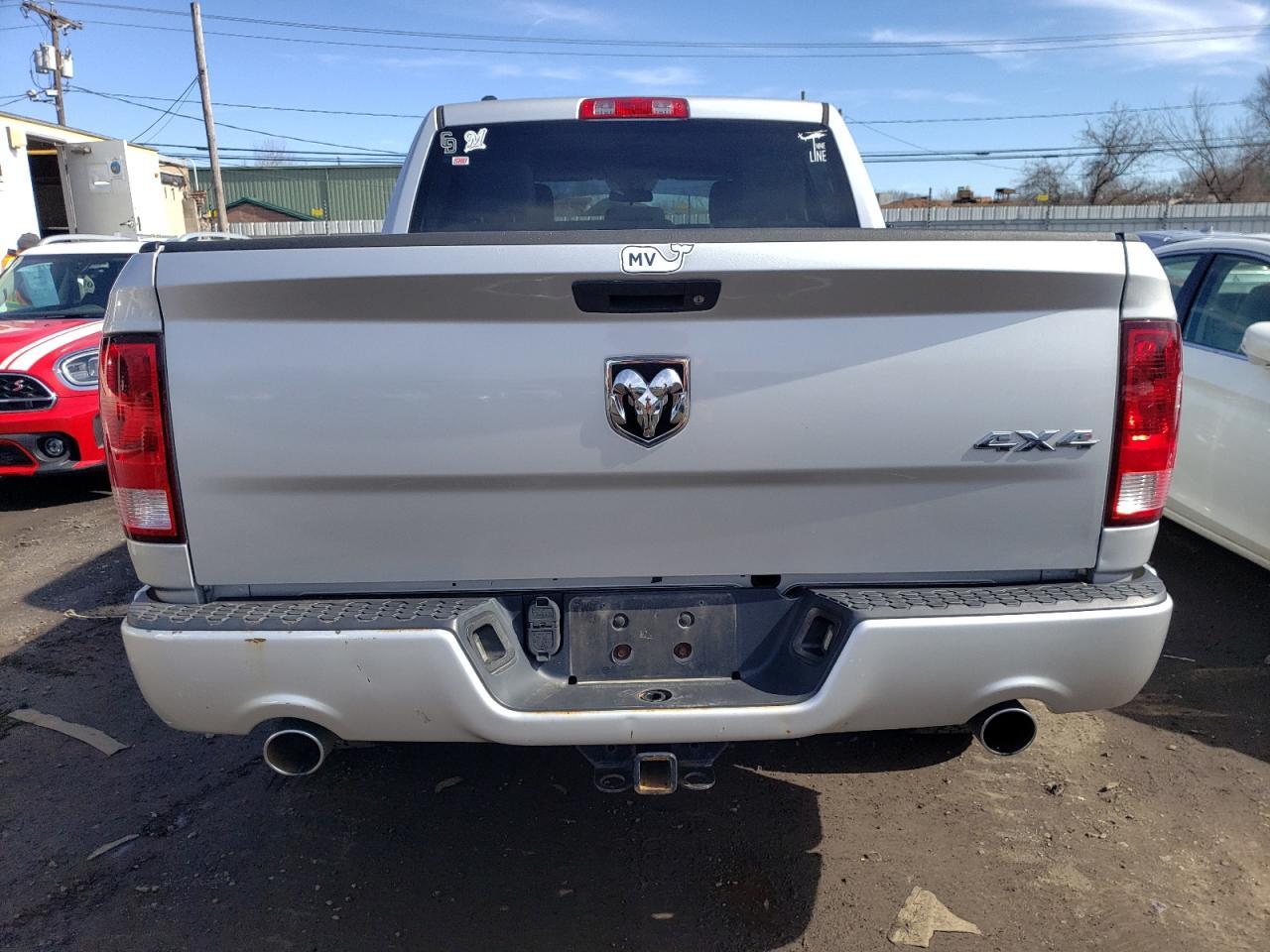 2014 RAM 1500 ST - Image 6