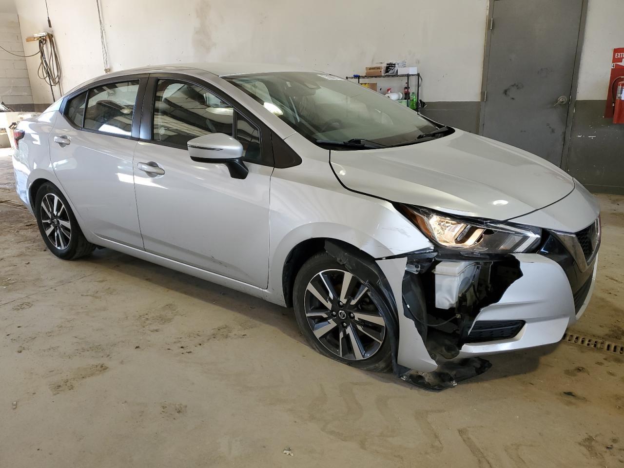 2021 NISSAN VERSA SV - Фото 4